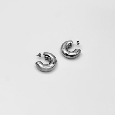 BASIC HOOPS OORBELLEN ZILVER