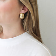 RIBBED STUDS OORBELLEN