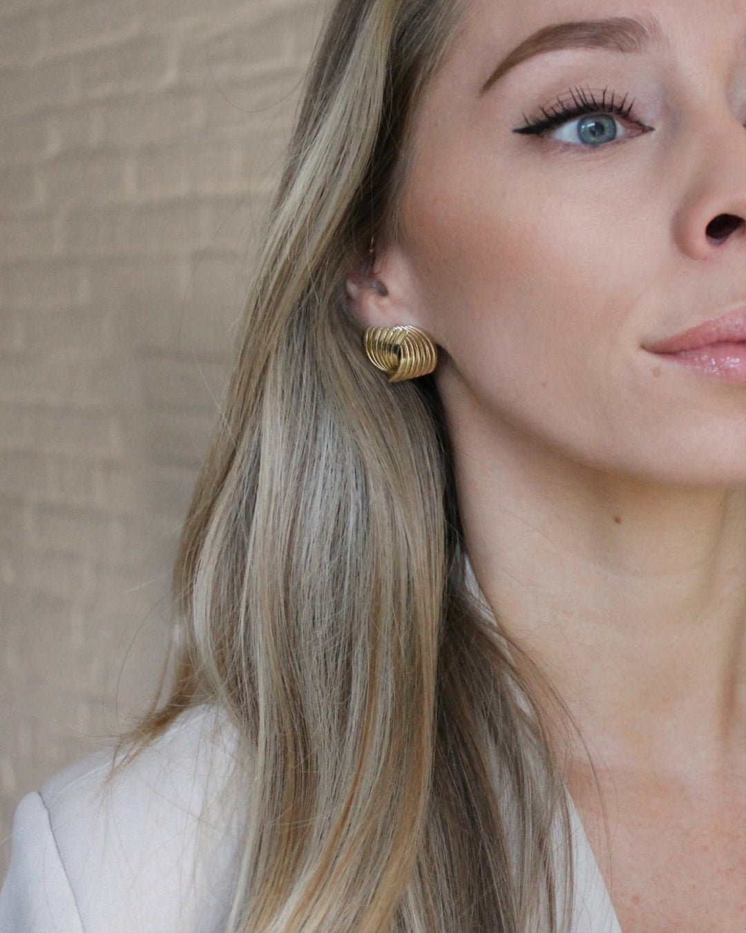 VINTAGE STUDS OORBELLEN