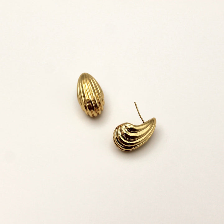 RIBBED DROPS OORBELLEN