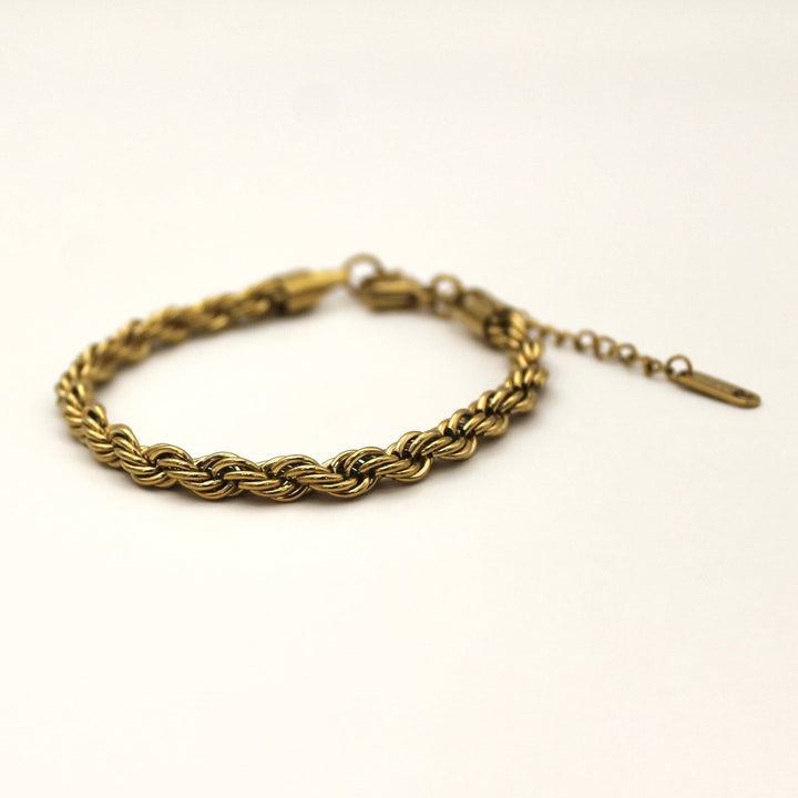 THIN SPIRAL ARMBAND